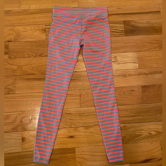 Neons pink stripe under armor leggings size S worn a few times GREAT CONDITION - Picture 3 of 3
